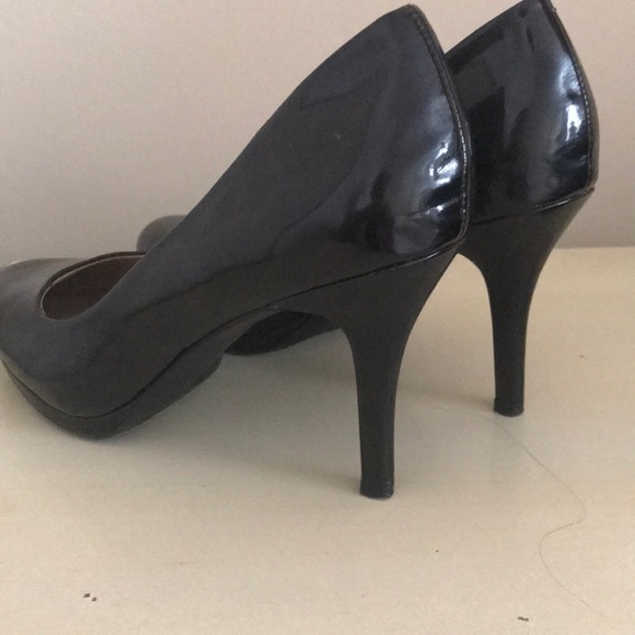 A pair of black, 9.5 sized heels from Merona - Picture 4 of 4